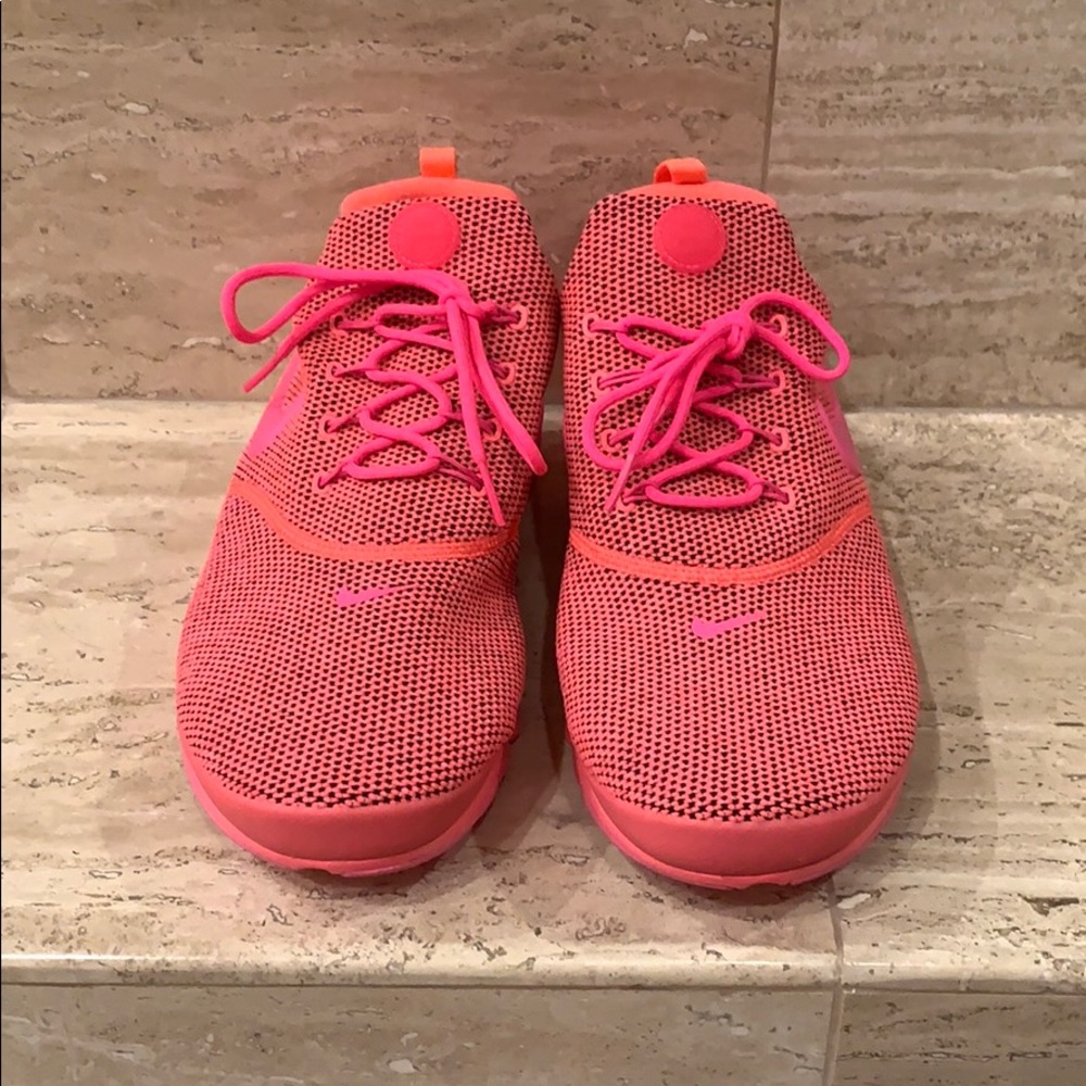 Nike Presto Fly Low Top Sneakers Hot Pink